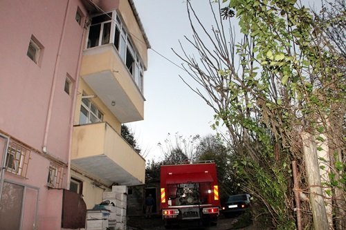 MUTFAKTA ÇIKAN YANGINI İTFAİYE SÖNDÜRDÜ