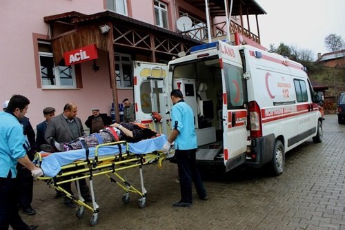 EMNİYET KEMERİ HAYAT KURTARDI KASTAMONU’DA TRAFİK KAZASI: 4 YARALI