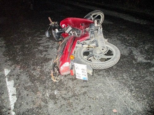 ÇAYCUMA’DA MOTOSİKLET OTOMOBİLE ÇARPTI: 1 YARALI