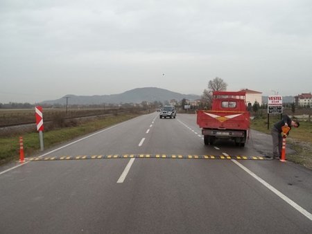 SALTUKOVA BELEDİYESİ’NDEN IŞIKLI REFLEKTÖR UYGULAMASI