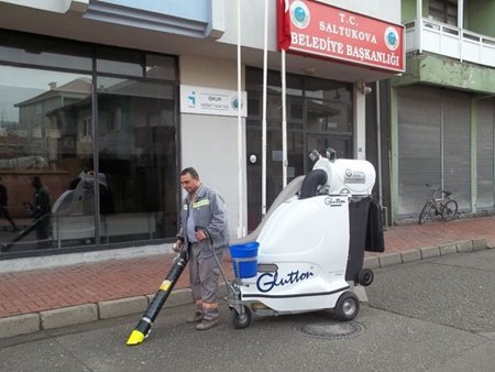 SALTUKOVA’YA VAKUMLU TEMİZLİK ARACI