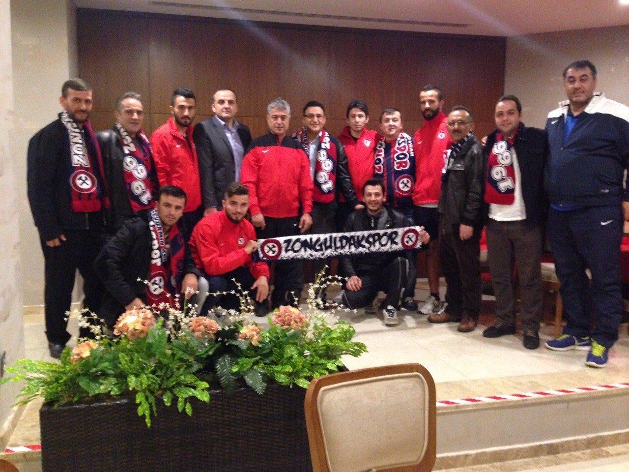 PENDİK DEVREKLİLER DERNEĞİ’DEN ZONGULDAK KÖMÜRSPOR’A MORAL DESTEĞİ