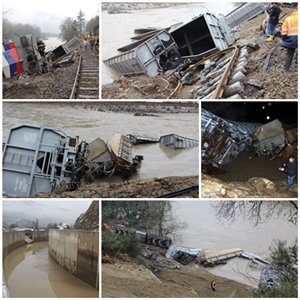 Hes Kanalının Patlaması Sonrası Irmağa Devrilen Yük Trenini Kurtarma Çalışmaları Başladı