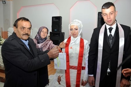 Bu Köyden Gelin Almak İsteyene ‘Sigorta’ Şartı