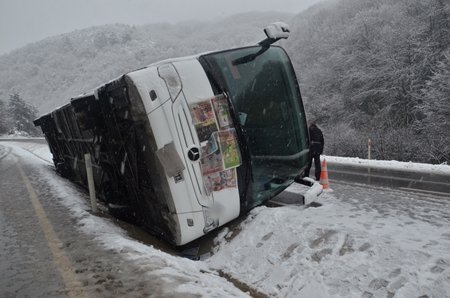 11 Yolculu Otobüs Faciadan Döndü