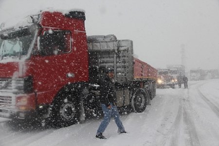 Karabük – Zonguldak Karayolunda Trafik Durma Noktasına Geldi
