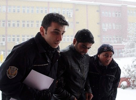 Başkasının Yerine Sınava Girince Yakalandı