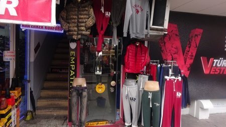 Mağazada Hırsızlık Güvenlik Kamerasında