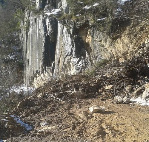 Heyelan Yolu Kapattı