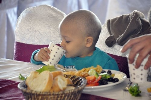 YET?M A?LELER KAHVALTIDA BULU?TU