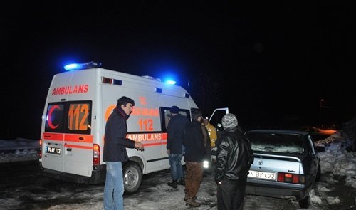 BARTIN?DA HASTAYI TRAKTÖR ?LE AMBULANSA TA?IDILAR