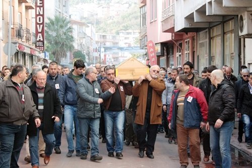 A? MAKARASINA SIKI?ARAK ÖLEN BALIKÇI SON YOLCULU?UNA U?URLANDI
