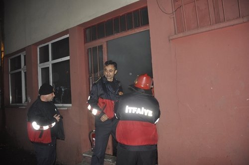 ATIL OKULDA YANGIN PANİĞİ (GÖRÜNTÜLÜ)