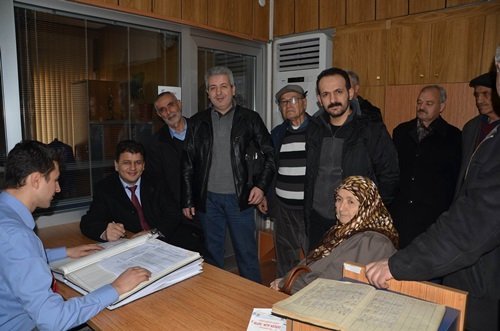 KOZLU’DA SÖZ VERİLEN TAPULAR DAĞITILIYOR