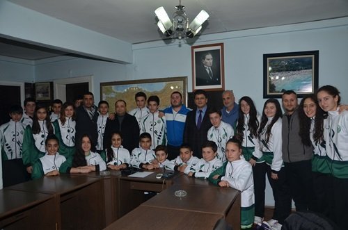 HENTBOL ŞAMPİYONU ‘KOZLU’ OLDU