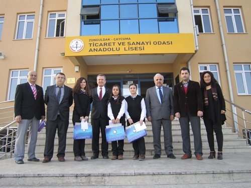 ÇAYCUMA TİCARET VE SANAYİ ODASI ANADOLU LİSESİNDE BAŞARILI ÖĞRENCİLER ÖDÜLLENDİRİLDİ.