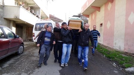 (ÖZEL HABER) ?TALYA AÇIKLARINDA BATAN GEM?N?N PERSONEL? SON YOLCULU?UNA U?URLANDI