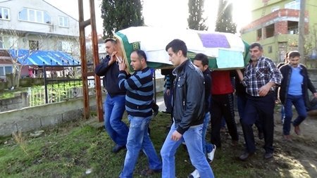 (ÖZEL HABER) ?TALYA AÇIKLARINDA BATAN GEM?N?N PERSONEL? SON YOLCULU?UNA U?URLANDI