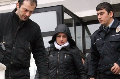 KOCASINI BOĞARAK ÖLDÜREN KADIN BERAAT ETTİ