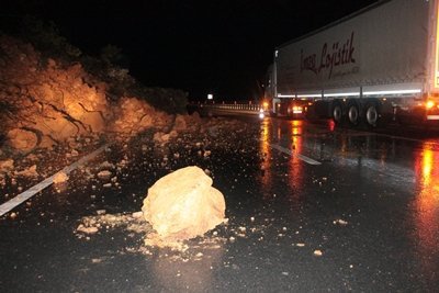 ZONGULDAK İSTANBUL KARAYOLU’NDA HEYELAN