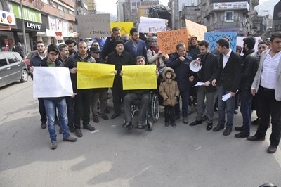 ABD’DE ÖLDÜRÜLEN 3 MÜSLÜMAN GENÇ İÇİN EYLEM