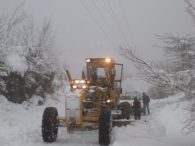 ZONGULDAK’TA 48 KÖY YOLU KAPALI, EKİPLER AÇMAK İÇİN ÇALIŞIYOR