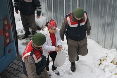 EŞİNİN KUZENİNİ ÖLDÜREN KADININ YARGILANMASINA DEVAM EDİLDİ