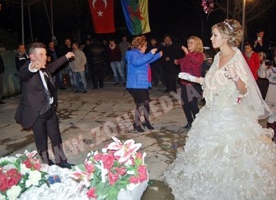 (ÖZEL HABER) CEZAY?RL? MERYEM GÖNLÜNÜ ZONGULDAKLI RECEP?E KAPTIRDI GURBETE ÇALI?MAYA G?TT?, CEZAY?RL? MERYEM?LE TANI?TI