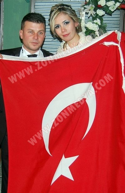 (ÖZEL HABER) CEZAY?RL? MERYEM GÖNLÜNÜ ZONGULDAKLI RECEP?E KAPTIRDI GURBETE ÇALI?MAYA G?TT?, CEZAY?RL? MERYEM?LE TANI?TI