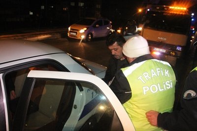 MOTOS?KLET SÜRÜCÜSÜ ?K? OTOMOB?L?N ARASINDA CAN VERD? ÖLEN MOTOS?KLET SÜRÜCÜSÜNÜN FACEBOOK?TA K? SON PAYLA?IMI ÖLÜMLÜ KAZA V?DEOSU OLDU