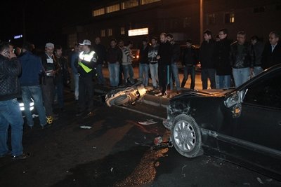 MOTOS?KLET SÜRÜCÜSÜ ?K? OTOMOB?L?N ARASINDA CAN VERD? ÖLEN MOTOS?KLET SÜRÜCÜSÜNÜN FACEBOOK?TA K? SON PAYLA?IMI ÖLÜMLÜ KAZA V?DEOSU OLDU