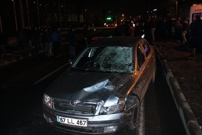 MOTOS?KLET SÜRÜCÜSÜ ?K? OTOMOB?L?N ARASINDA CAN VERD? ÖLEN MOTOS?KLET SÜRÜCÜSÜNÜN FACEBOOK?TA K? SON PAYLA?IMI ÖLÜMLÜ KAZA V?DEOSU OLDU