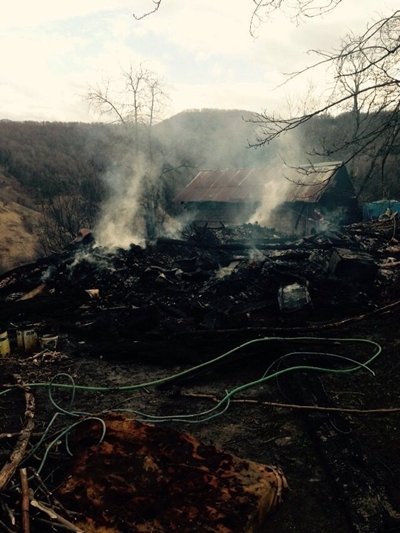 SOBADAN ÇIKAN YANGINDA B?R EV KÜL OLDU