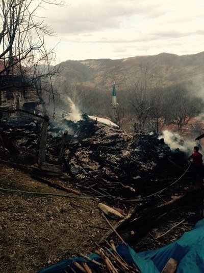 SOBADAN ÇIKAN YANGINDA B?R EV KÜL OLDU