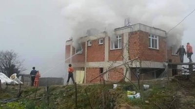 KASTAMONU’DA EVDE ÇIKAN YANGIN PANİĞE NEDEN OLDU