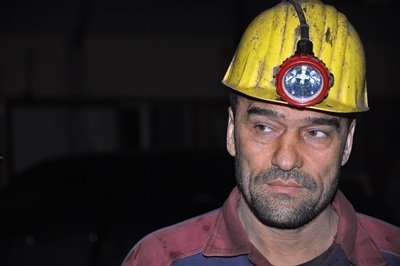 YER?N 300 METRE ALTINDA HAK ARAYI?I MAA?LARINI ALAMAYAN MADENC?LER YER?N 300 METRE ALTINDA EYLEM YAPTI