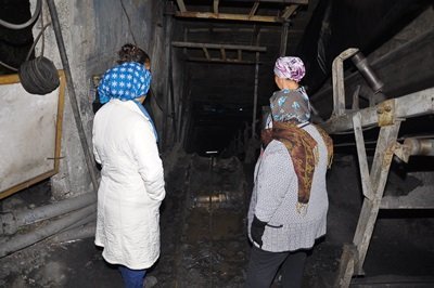 YER?N 300 METRE ALTINDA HAK ARAYI?I MAA?LARINI ALAMAYAN MADENC?LER YER?N 300 METRE ALTINDA EYLEM YAPTI