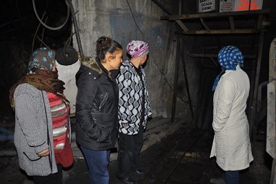 YER?N 300 METRE ALTINDA HAK ARAYI?I MAA?LARINI ALAMAYAN MADENC?LER YER?N 300 METRE ALTINDA EYLEM YAPTI