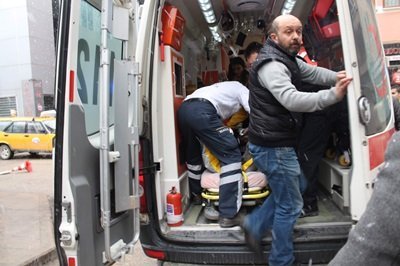 KASTAMONU'DA B?R K??? KEND?S?N? BIÇAKLADI