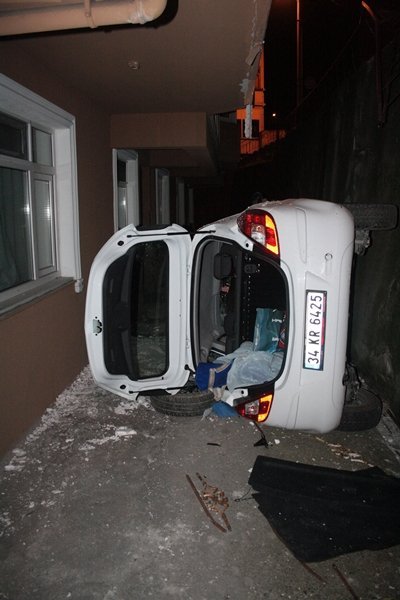 V?RAJI ALAMADI, APARTMAN BO?LU?UNA DÜ?TÜ