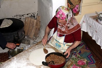 (ÖZEL HABER) KÖYLÜLER?YLE ?DD?AYA G?RD?, ?ST?R?DYE MANTARI YET??T?RMEYE BA?LADI