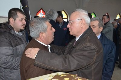 ATAYAN SON YOLCULU?UNA U?URLANDI