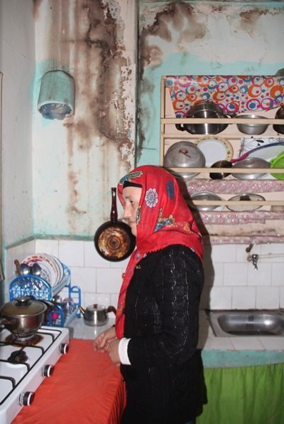 (ÖZEL HABER) ENGELL? E?? VE ÇOCUKLARI ?LE YA?AM MÜCADELES? VER?YOR