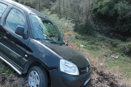 UÇURUMUN KENARINDA ?ANSLI KURTULU?