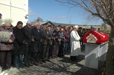 86 YA?INDAK? KORE GAZ?S? REMZ? BAYRAK'A SON GÖREV
