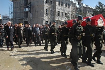 86 YA?INDAK? KORE GAZ?S? REMZ? BAYRAK'A SON GÖREV