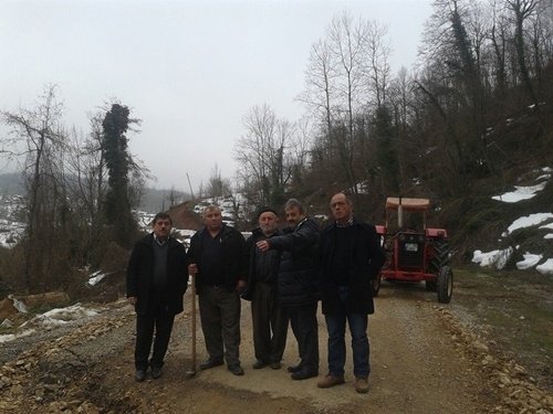 HEYELAN 30 KÖY YOLUNU ULA?IMA KAPATTI