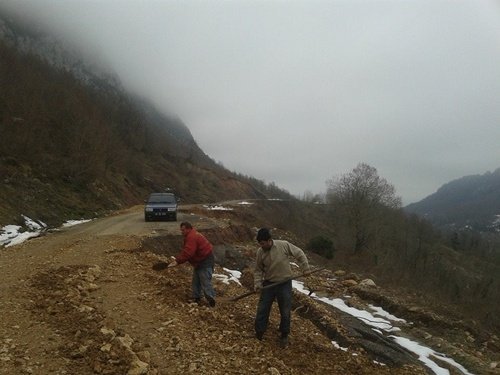 HEYELAN 30 KÖY YOLUNU ULA?IMA KAPATTI