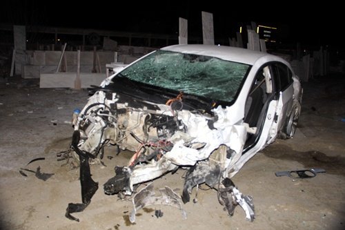 TARLAYA UÇAN OTOMOB?L?N SÜRÜCÜSÜ, HAYATINI KAYBETT?