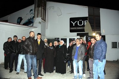 130 KADIN, 8 MART DÜNYA KADINLAR GÜNÜ'NDE ??S?Z KALDI D?K?? MAK?NELER?N? KAÇIRMAK ?STEYEN TEKST?L F?RMASINI, ??Ç?LER BASTI